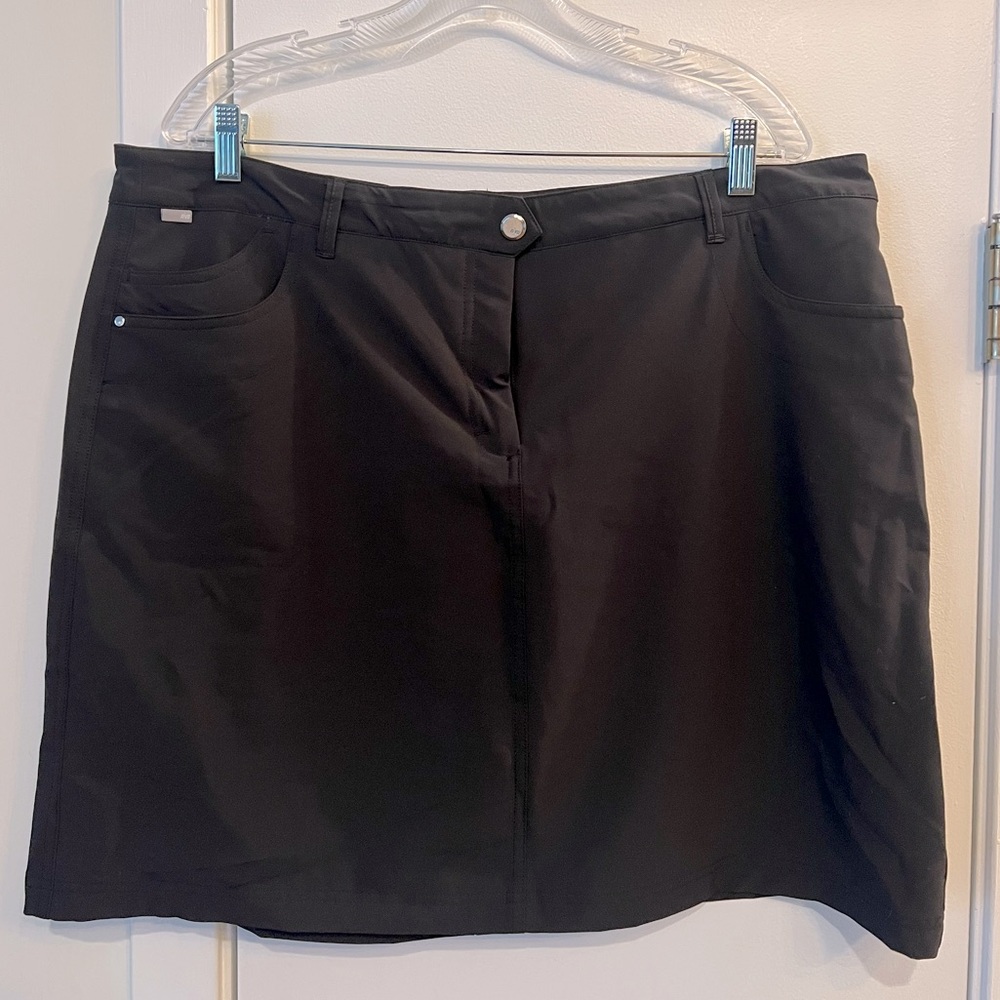 NVo golf skirt / Size 16 / Black
